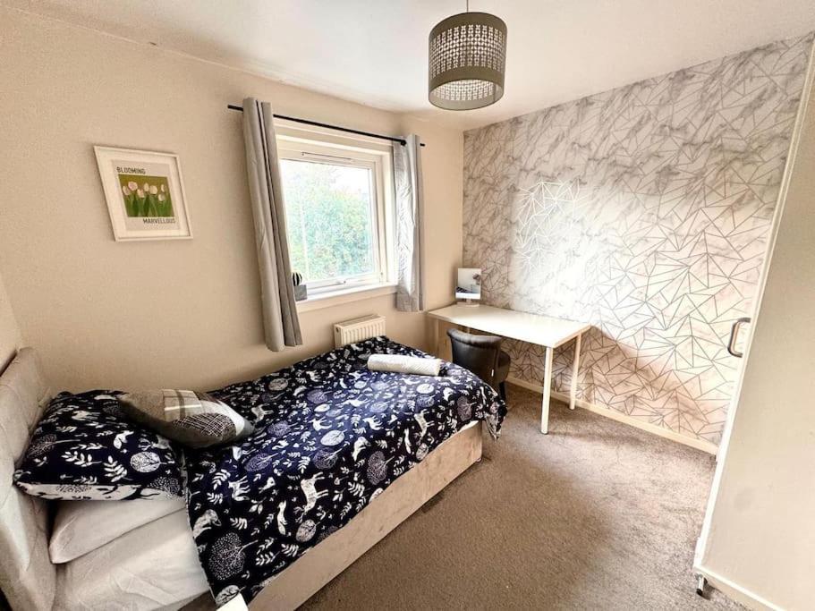 Three Bedroom House Эдинбург Экстерьер фото